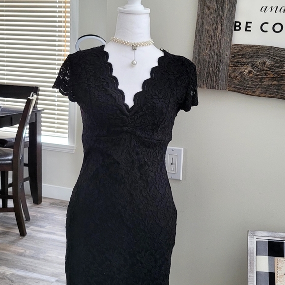 U2B Urban Basics Black Lace Dress and vintage Pearl Choker - Picture 7 of 7